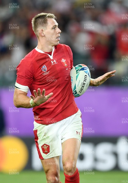 091019 - Wales v Fiji - Rugby World Cup - Pool D - Liam Williams of Wales celebrates scoring a try
