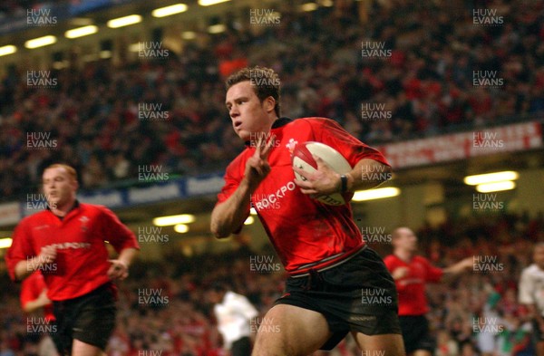 9-11-02. Wales v Fiji.  Wales' Mark Jones indicates his second try.  Picture: James Davies/