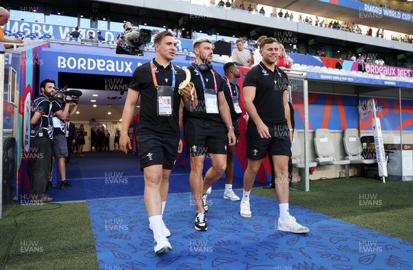 100923 - Wales v Fiji - Rugby World Cup 2023 - Pool C - Taine Basham, Johnny Williams and Mason Grady arrive at the stadium