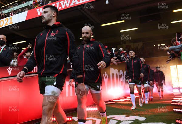 141121 - Wales v Fiji - Autumn Nations Series - Johnny Williams and WillGriff John of Wales runs out of the tunnel