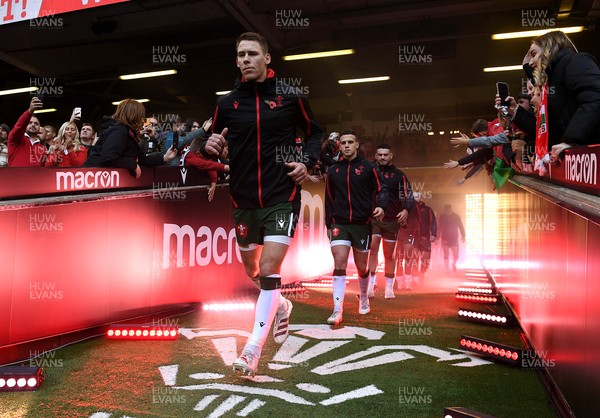 141121 - Wales v Fiji - Autumn Nations Series - Liam Williams of Wales runs out of the tunnel