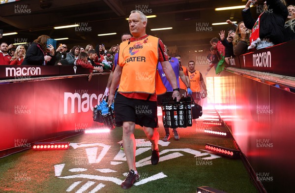 141121 - Wales v Fiji - Autumn Nations Series - Paul Stridgeon runs out of the tunnel