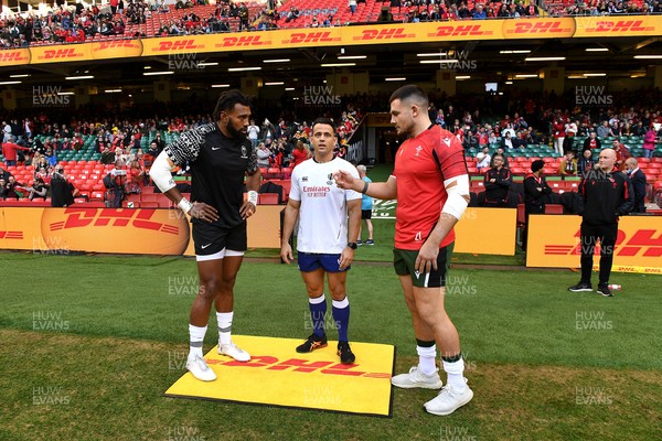 141121 - Wales v Fiji - Autumn Nations Series - Waisea Nayacalevu of Fiji, Referee Nic Berry and Ellis Jenkins of Wales during the coin toss
