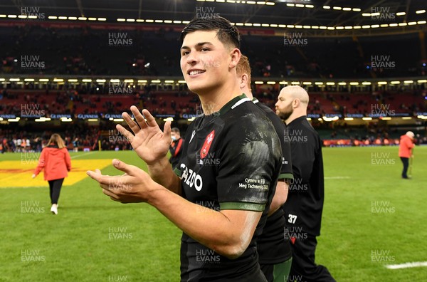 141121 - Wales v Fiji - Autumn Nations Series - Louis Rees-Zammit at the end of the game