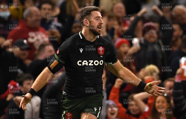 141121 - Wales v Fiji - Autumn Nations Series - Alex Cuthbert of Wales celebrates scoring try