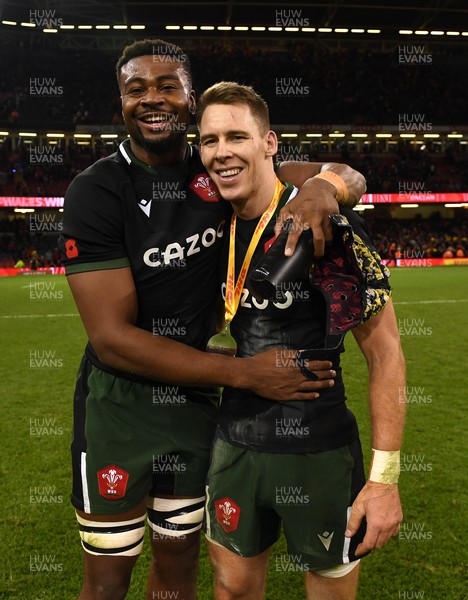141121 - Wales v Fiji - Autumn Nations Series - Christ Tshiunza and Liam Williams of Wales at the end of the game