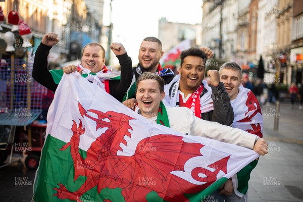 141121 - Wales v Fiji - Autumn Nations Series - Fans outside the stadium before the game