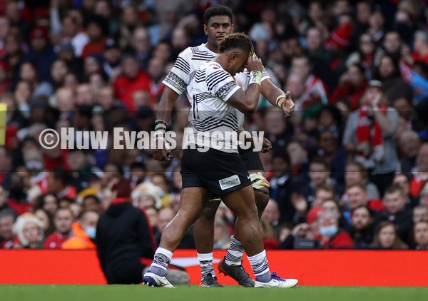 141121 - Wales v Fiji - Autumn Nations Series - Eroni Sau of Fiji goes off after being given a red card by Referee Nic Berry