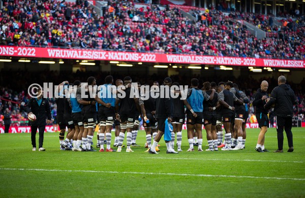 141121 - Wales v Fiji, Autumn Nations Series 2021 -  The Fijian team huddle together during warm up