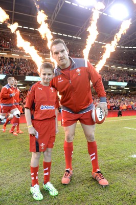 151114 - Wales v Fiji - Dove Men Series -Match mascot with Gethin Jenkins