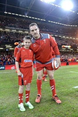 151114 - Wales v Fiji - Dove Men Series -Match mascot with Gethin Jenkins