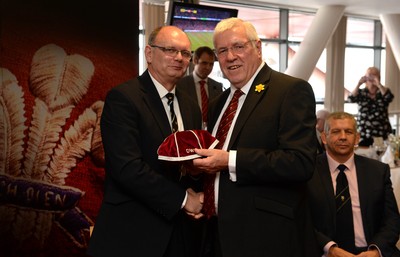 151114 - Wales v Fiji - Dove Men Series -David Thomas receives a WRU president cap from WRU President Dennis Gethin