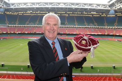 151114 - Wales v Fiji - Dove Men Series -Allen Tovey receives a WRU president cap