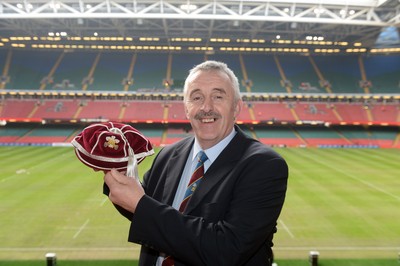 151114 - Wales v Fiji - Dove Men Series -Geraint Bowen receives a WRU president cap