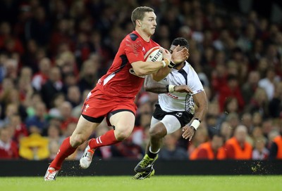 151114 -  Wales v Fiji, Dove Men Series 2014, Cardiff - George North of Wales races away