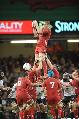 151114 - Wales v Fiji - Dove Men Series -Wales Bradley Davies wins line out ball(c) Huw Evans Agency