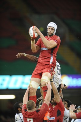 151114 - Wales v Fiji - Dove Men Series -Luke Charteris of Wales(c) Huw Evans Agency