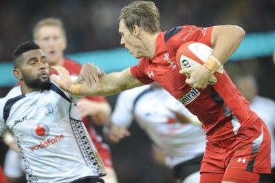 151114 - Wales v Fiji - Dove Men Series -Liam Williams of Wales  and Nikola Matawalu of Fiji(c) Huw Evans Agency