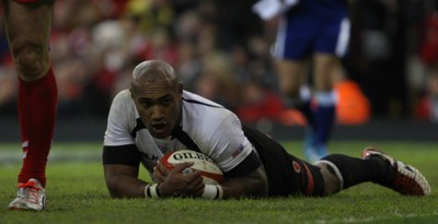 151114 - Wales v Fiji - Dove Men Series -Nemani Nadalo of Fiji scores a try (c) Huw Evans Picture Agency