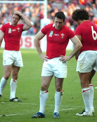 29.09.07 - Wales v Fiji - Rugby World Cup 2007 - Wales' Stephen Jones looks dejected at the end of the game 