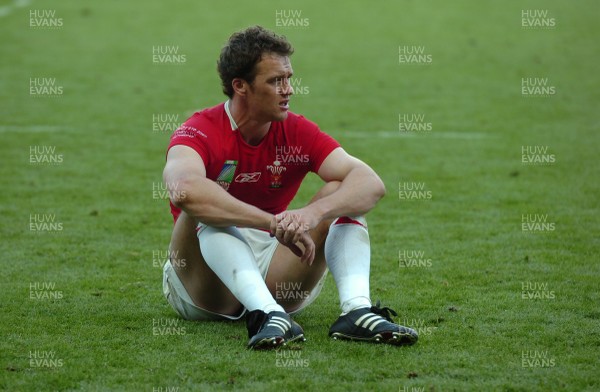 29.09.07 - Wales v Fiji - Rugby World Cup 2007 - Wales' Mark Jones looks dejected at the end of the game 