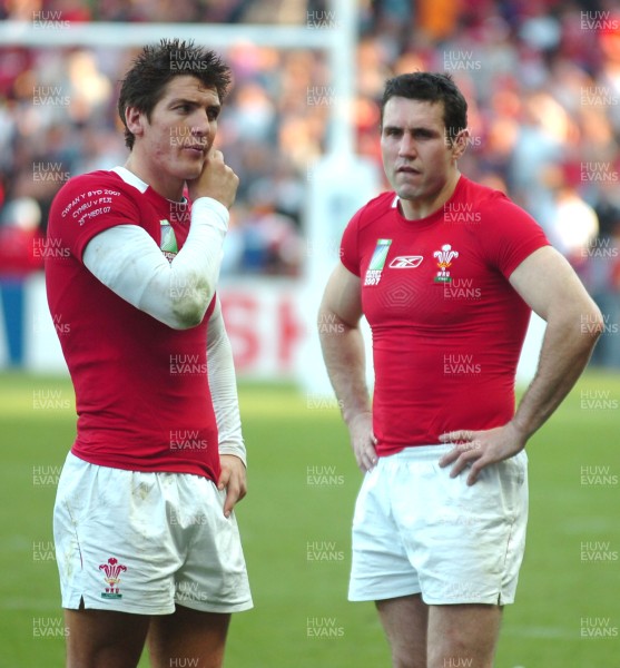 29.09.07 - Wales v Fiji - Rugby World Cup 2007 - Wales' James Hook(L) and Stephen Jones looks dejected at the end of the game 