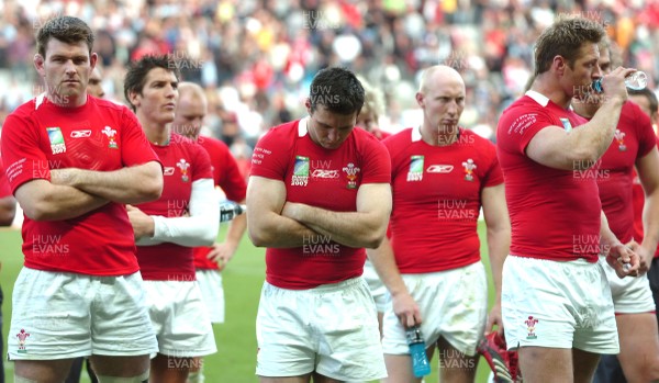 29.09.07 - Wales v Fiji - Rugby World Cup 2007 - Wales' players looks dejected at the end of the game 
