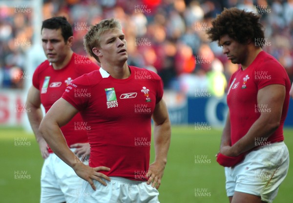 29.09.07 - Wales v Fiji - Rugby World Cup 2007 - Wales' Dwyane Peel looks dejected at the end of the game 