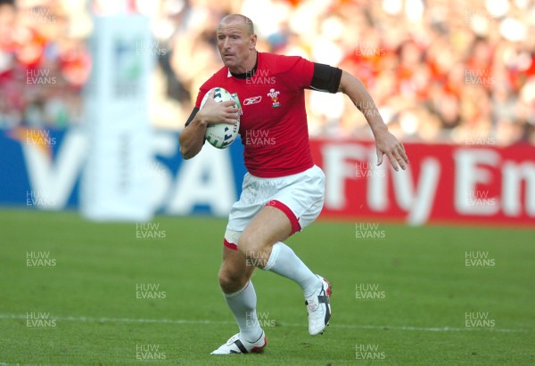 29.09.07 - Wales v Fiji - Rugby World Cup 2007 - Wales' Gareth Thomas 