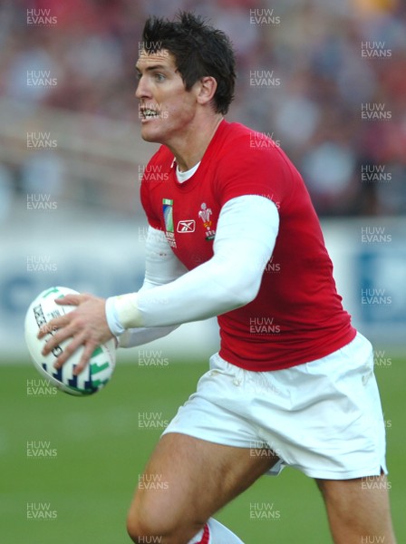 29.09.07 - Wales v Fiji - Rugby World Cup 2007 - Wales' James Hook 
