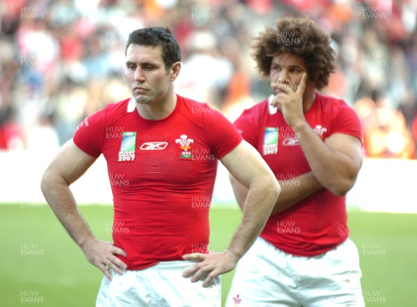 29.09.07 - Wales v Fiji - Rugby World Cup 2007 - Wales' Stephen Jones and Colin Charvis(R) look dejected 
