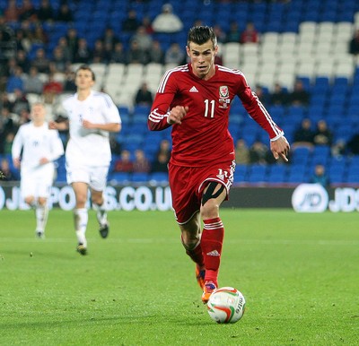 161113 - Wales vs Finland - International Friendly Gareth Bale of Wales on the ball(c) Huw Evans Agency