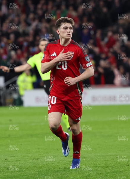210324 - Wales v Finland, Euro 2024 qualifying play-off semi-final - Daniel James of Wales celebrates after he scores the fourth goal