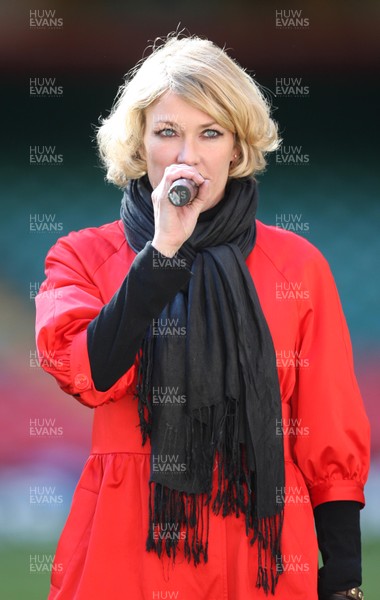 28.03.09 - Wales v Finland, FIFA World Cup 2010 Qualifying Group 4 -  Cerys Matthews sings the Welsh National Anthem 