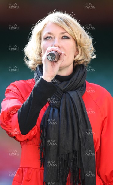 28.03.09 - Wales v Finland, FIFA World Cup 2010 Qualifying Group 4 -  Cerys Matthews sings the Welsh National Anthem 