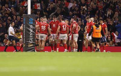 100324 - Wales v France - Guinness 6 Nations Championship - Dejected Wales under the posts