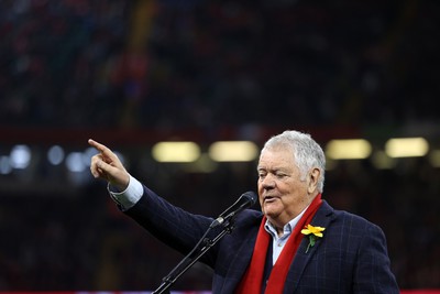 100324 - Wales v France - Guinness 6 Nations Championship - Max Boyce sings in the stadium