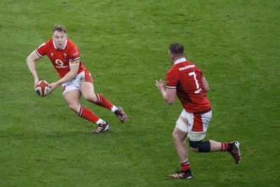 100324 - Wales v France - Guinness Six Nations - Sam Costelow of Wales looks for a gap