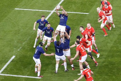 100324 - Wales v France - Guinness Six Nations - Gregory Alldritt of France wins a lineout