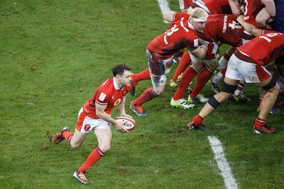 100324 - Wales v France - Guinness Six Nations - Tomos Williams of Wales makes a break