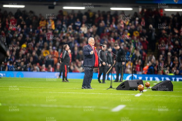 100324 - Wales v France - Guinness Six Nations - Max Boyce singing Hymns and Arias before the match