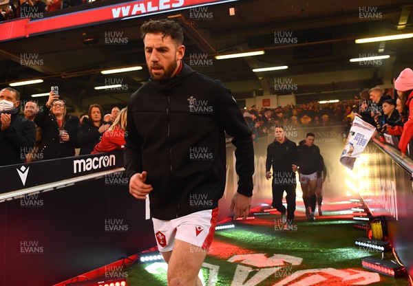 110322 - Wales v France - Guinness Six Nations - Alex Cuthbert runs down the tunnel