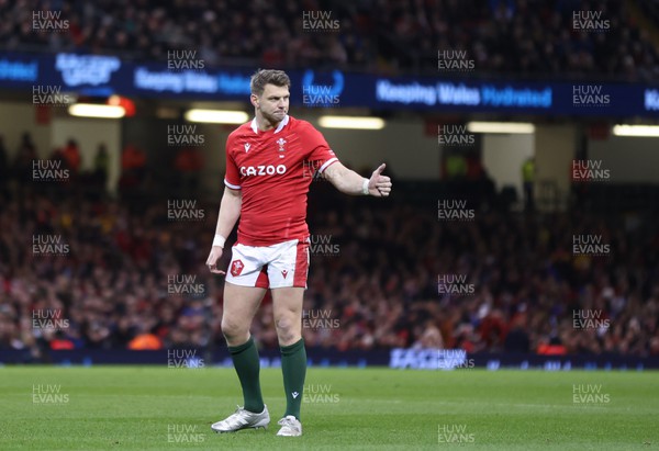 110322 Wales v France, Guinness Six Nations 2022 - Dan Biggar of Wales gives a thumbs up during the match