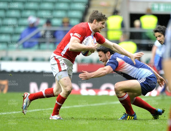 120513 - Wales v France - Bowl Final - HSBC Sevens World Series - Chris Knight of Wales