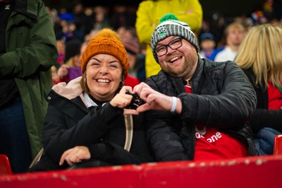 150226 - Wales v France - Fans during the game 