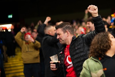 150226 - Wales v France - Guinness Six Nations - Fans during the game 