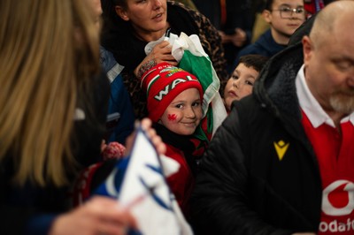 150226 - Wales v France - Guinness Six Nations - Fans during the game 