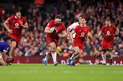 150226 - Wales v France - Guinness Six Nations Championship - Tomas Francis of Wales makes a break