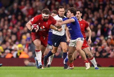 150226 - Wales v France - Guinness Six Nations Championship - Tomas Francis of Wales makes a break