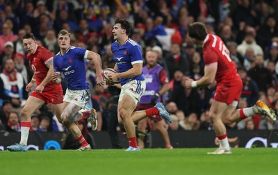 150226 - Wales v France, 2026 Guinness Six Nations - Fabien Brau-Boirie of France breaks away to score the third try